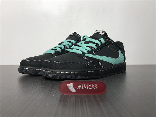 Travis Scott x Air Jordan 1 Low 122