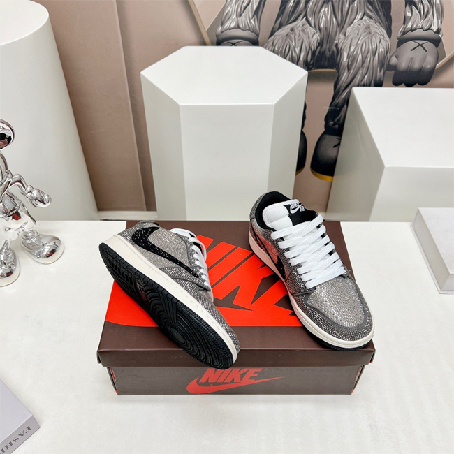 Nike Air Jordan 1 Low crystal T103