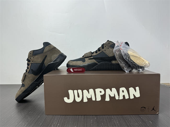 Travis Scott x Air Jordan 1 Low JACK