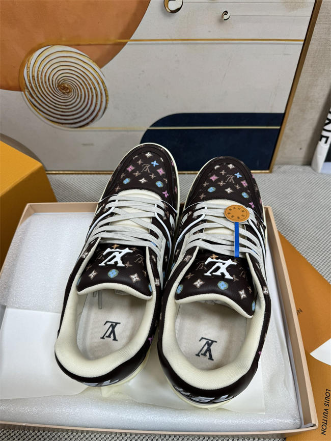 Lv Trainer Sneaker