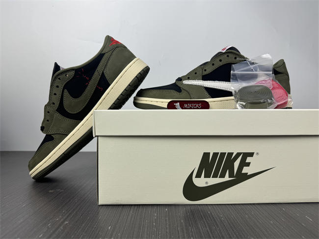 Travis Scott x Air Jordan 1 Low OG DM7866-002